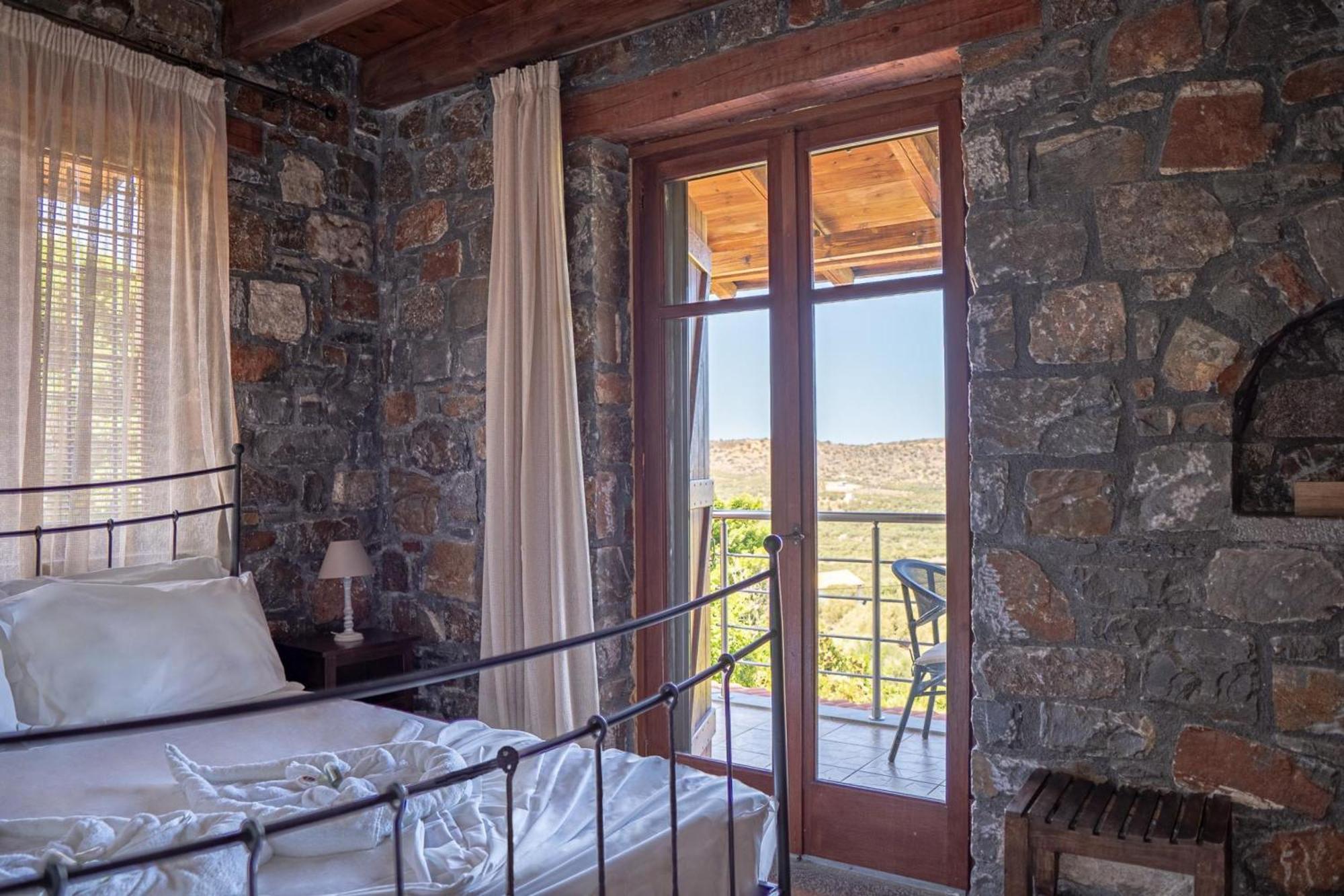 Iris Stone Built Villa Milatos Exterior photo